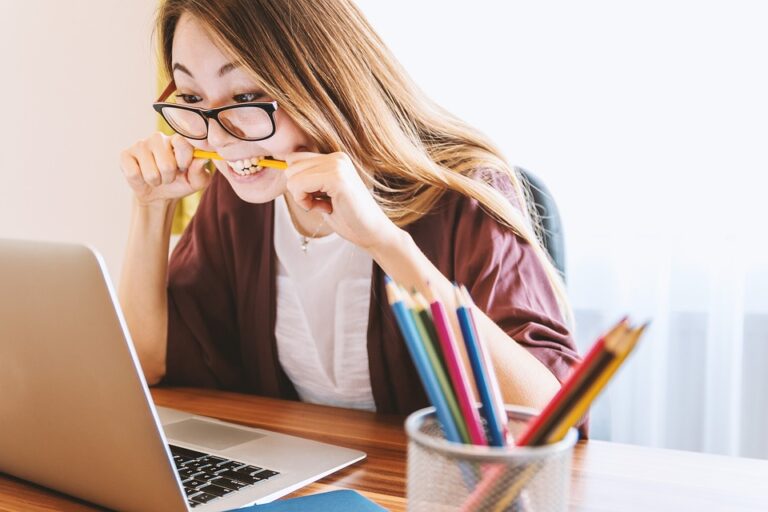 Peringatan bagi Orang Tua: Bahaya Bokep Anak Sekolah di Indonesia